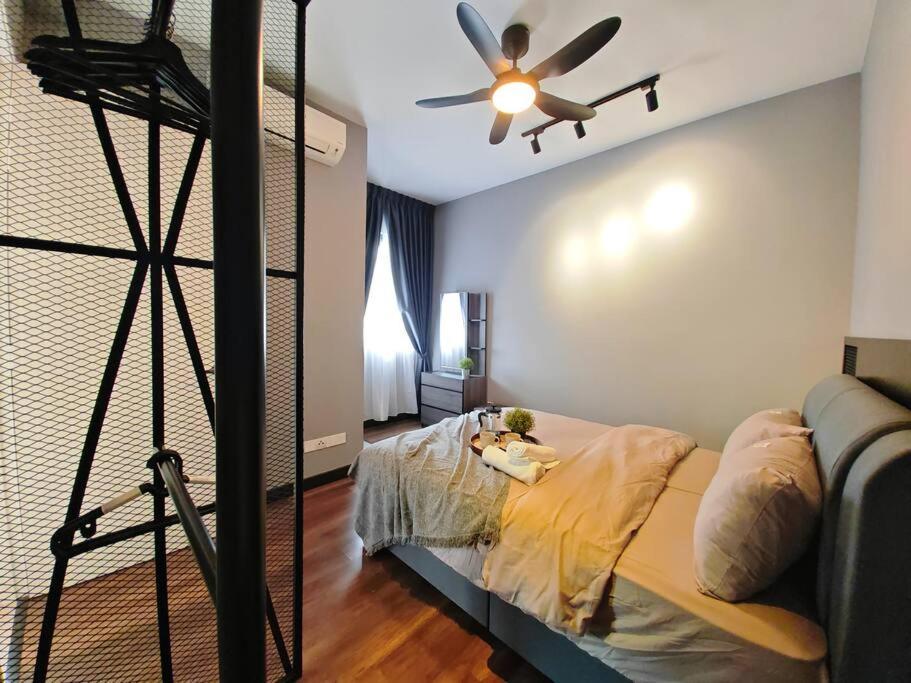 Industrial Design Simfoni 3 Bedroom W Netflix And Wi-Fi Cheras Kültér fotó