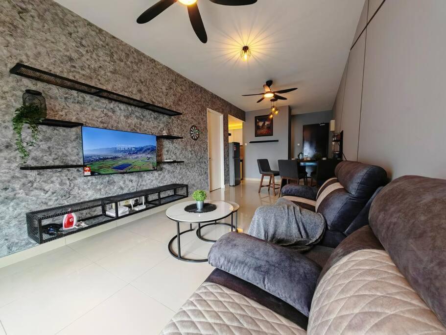 Industrial Design Simfoni 3 Bedroom W Netflix And Wi-Fi Cheras Kültér fotó